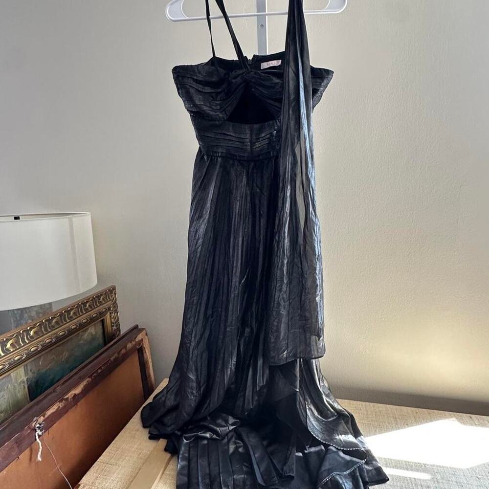 Nia gown in size 6